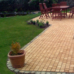 Gartenbau & Pflasterarbeiten Gartenbau & Pflasterarbeiten